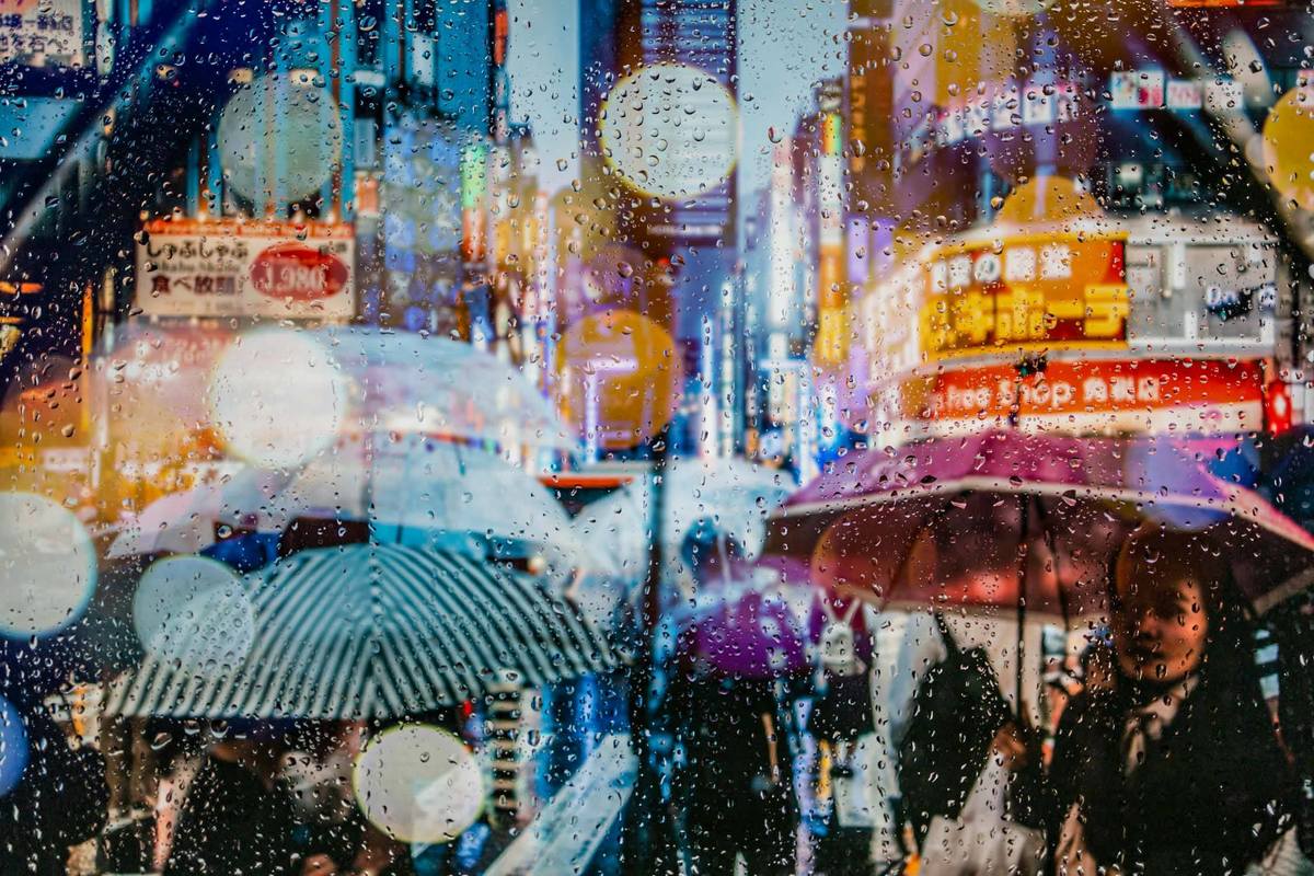 rainy-days-in-tokyo-vii-by-sven-pfrommer-buy-art-online-rise-art