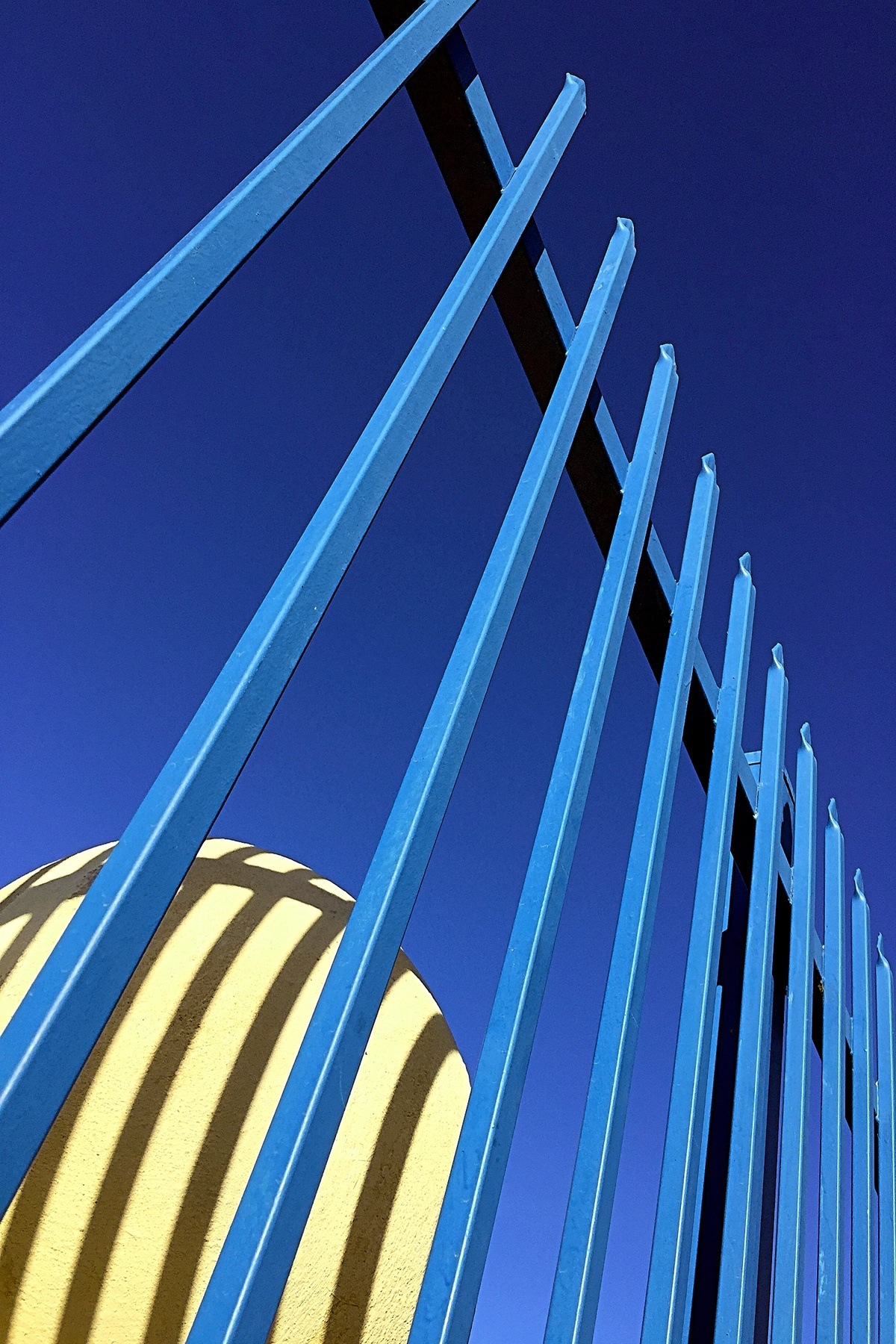 Prisoner par Reed Hearne | Acheter de l'art en ligne | Rise Art