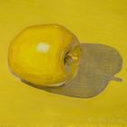 pomme jaune sur fond jaune