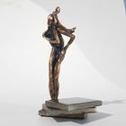 Le banquier aux épaules