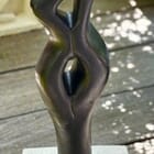 Volupté. Pierre calcaire patinée aux pigments noirs