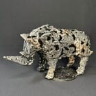 Rhinocéros d'air et de bronze