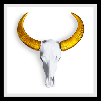 White and Gold Skull with Diamond Dust von Angela Morris-Winmill