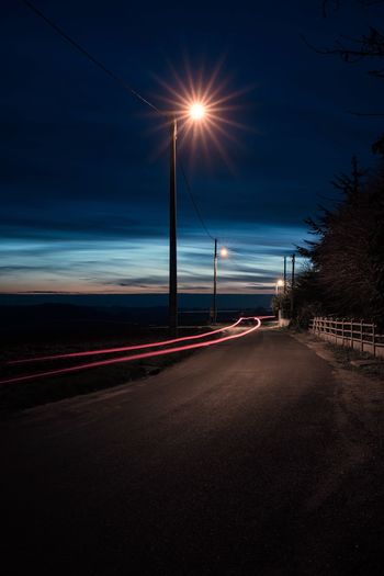 La rue by Nicolas Mithois