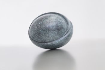 Sculpture de poche IV (2/8) bronze by Fabienne FOL