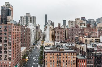 1st avenue, NYC par Christian Lafosse