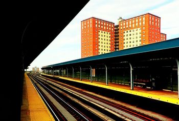 Subway by Lise Hébuterne