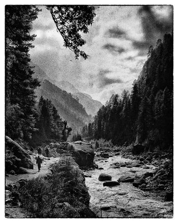 Porteurs by Stanislas Ledoux