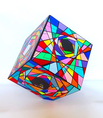 Cube distorsion par Marion Moulin