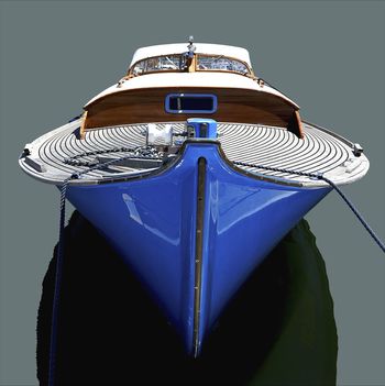 Pinasse bleue amarrée au port,bassin d'arcachon by F. LORIEN