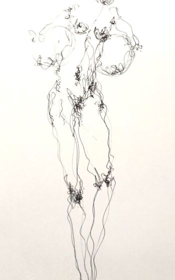 Yuka debout par François Sahuc