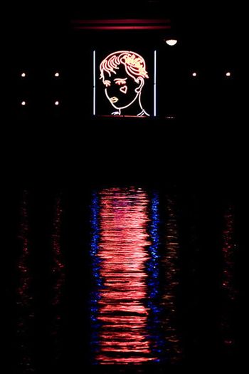 Néon du canal by Nicolas Mithois