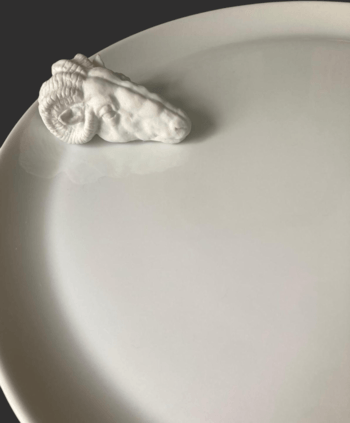 Caprin - Plat tête bélier by Joelle Buard