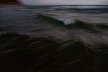 The Uniqueness of Waves XLVII par Tal Paz-Fridman