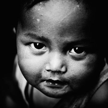 Regarde moi by Lise Hébuterne