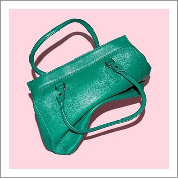 Green Handbag (large) par N. A. Vague