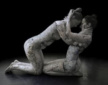 Entre ses mains by Georges DUMAS