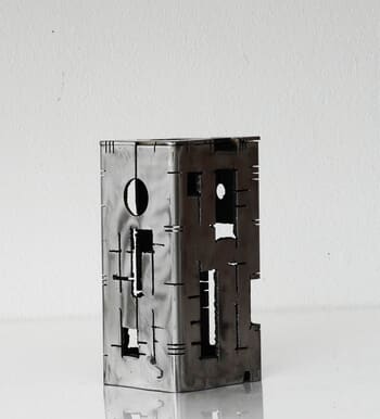 Building 28 von Jérôme Poumès