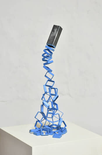 Sectionning blue by Yannick Bouillault