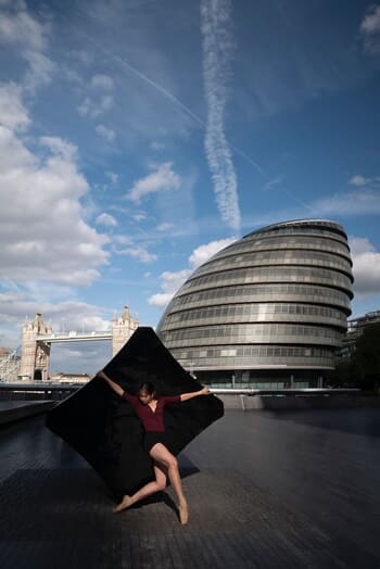 Stillness in Motion #153 - London by Cody Choi