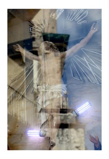 Votive 1. Italy, 2026. par Ian Hoskin