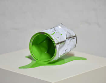 Le vieux pot de peinture vert by Yannick Bouillault