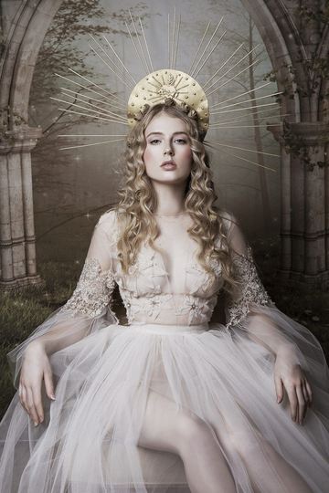 Mathilde Oscar : Portraits anachroniques et amazones charismatiques