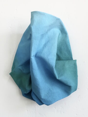 Anysia Nefissi : Explorer l’invisible à travers formes et couleurs