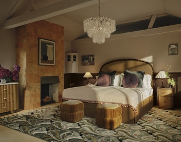 The Benefits of Rotating Art for Evolving Design Needs in Commercial Spaces