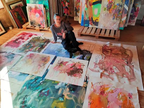 Interview with Emily Starck: Symbiosis with Nature and Spontaneous Abstraction