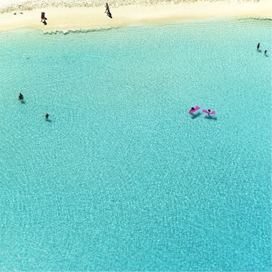 Pink Lilo (38.1 x 38.1 cm) von Tommy Clarke