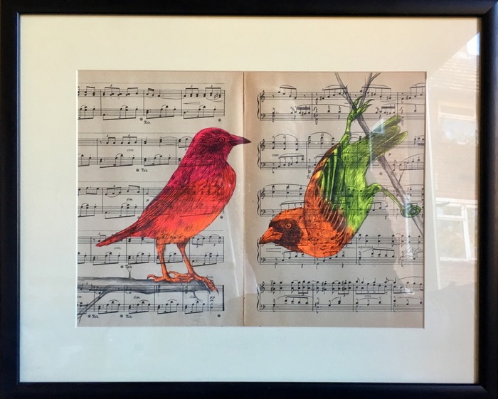 Weaver Birds on Music Score par Louise McNaught