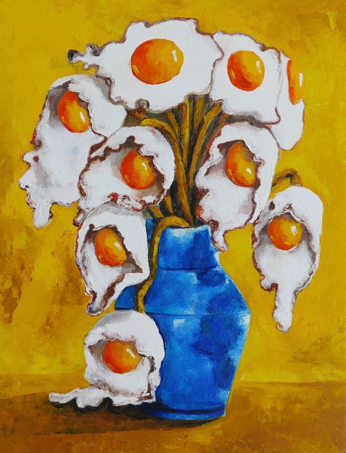 Egg flowers in blue vase von Ta Byrne