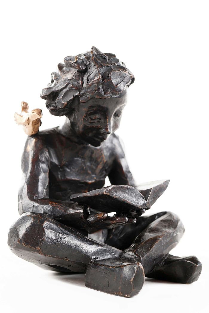 Lecteur assis by Sophie Barut