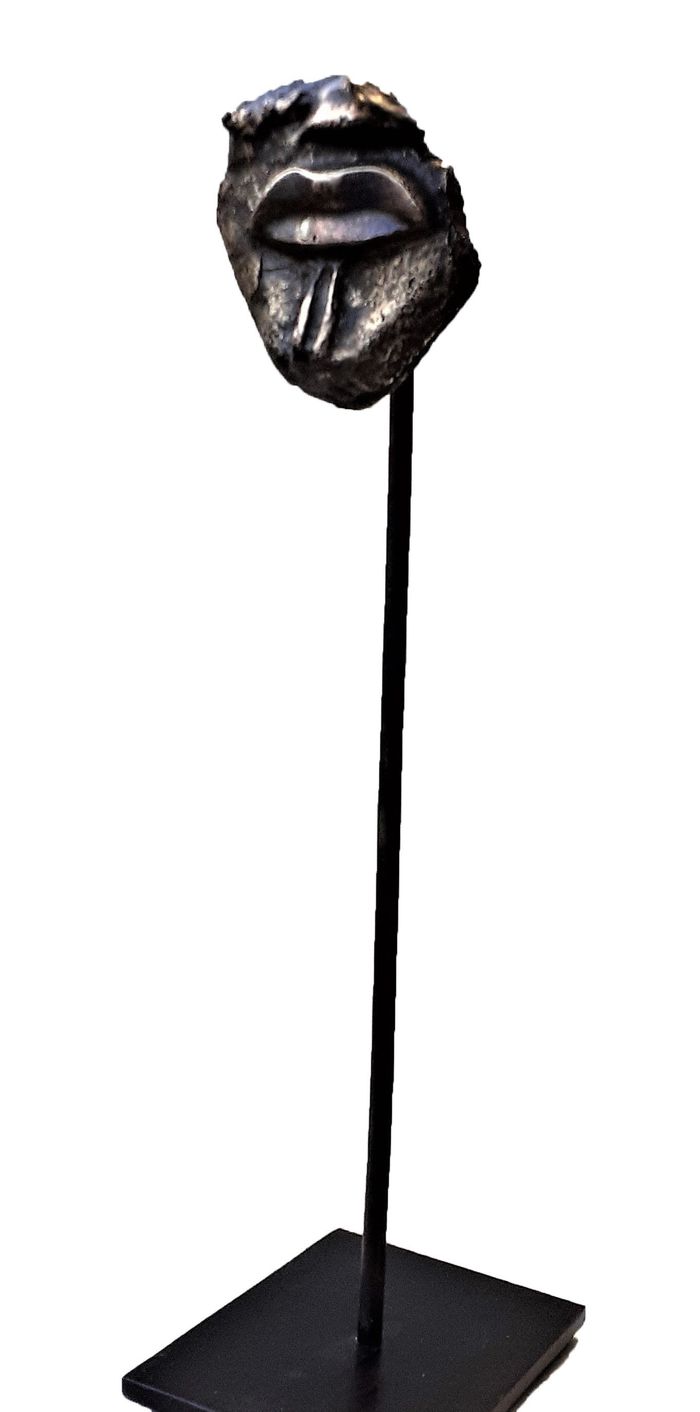 Pandora by Les Helenes