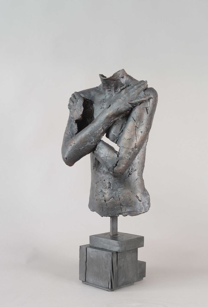 Murmure du temps bronze by Nicolas Desbons