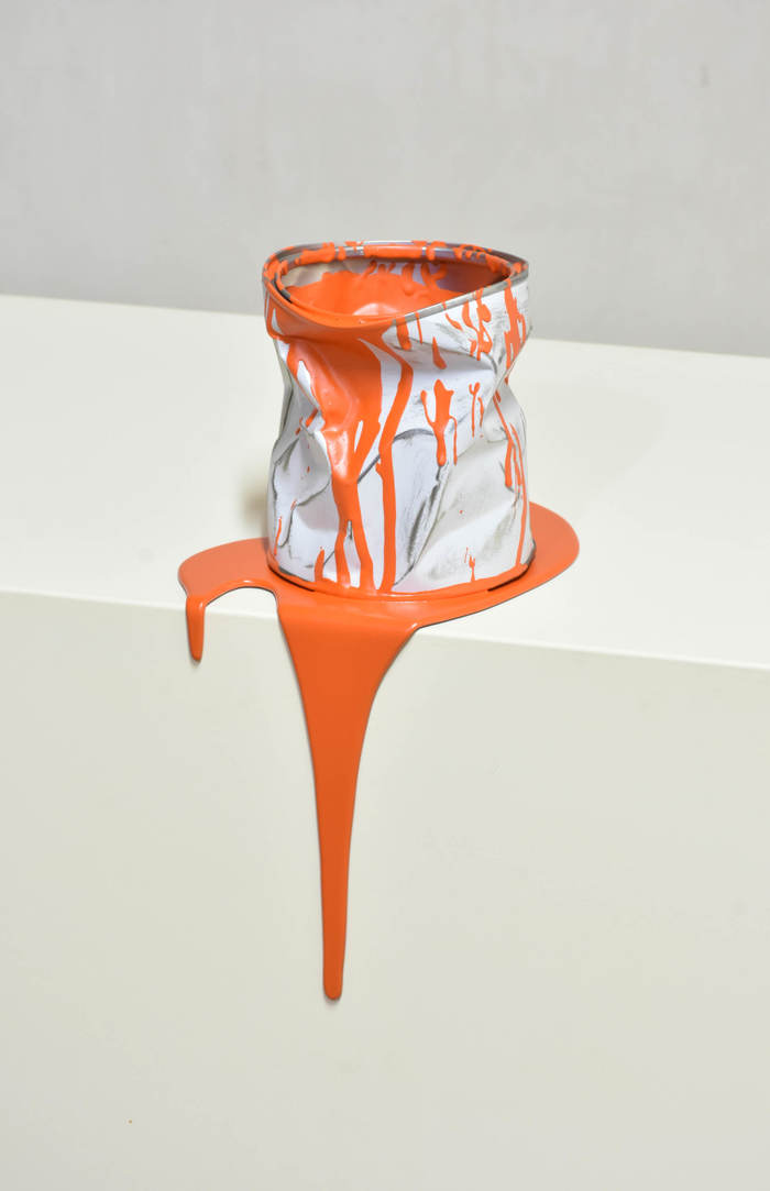 Le vieux pot de peinture orange - 328 par Yannick Bouillault