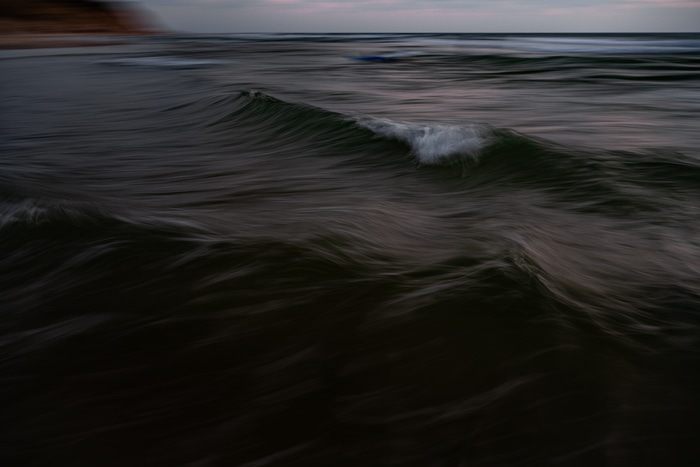 The Uniqueness of Waves XLVII par Tal Paz-Fridman