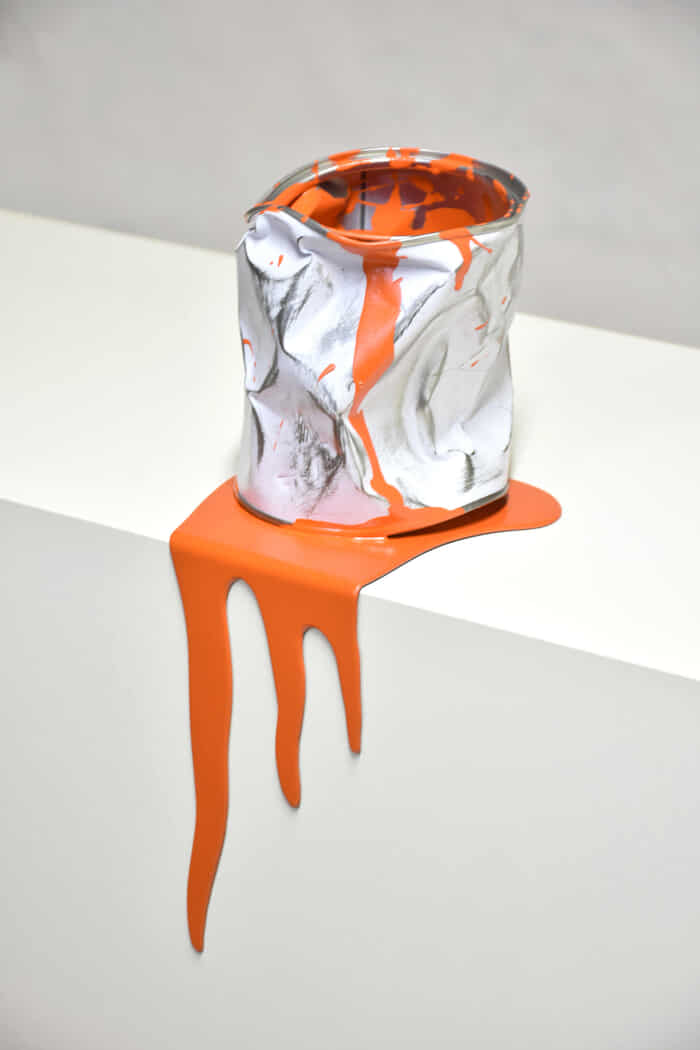 Le vieux pot de peinture orange by Yannick Bouillault