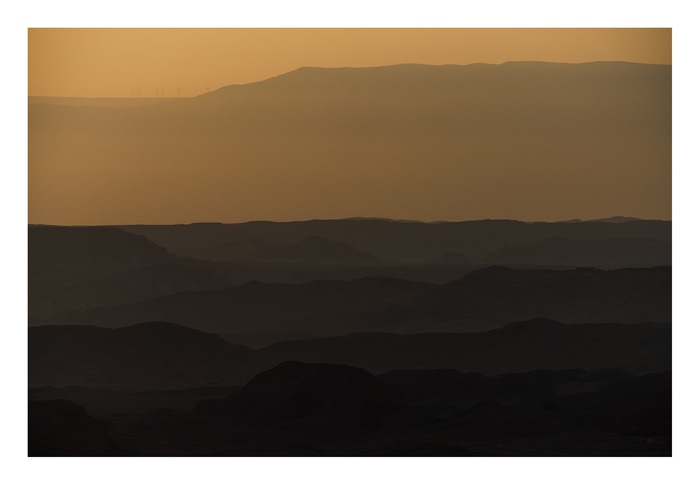 Sunrise over Ramon crater #2 von Tal Paz-Fridman