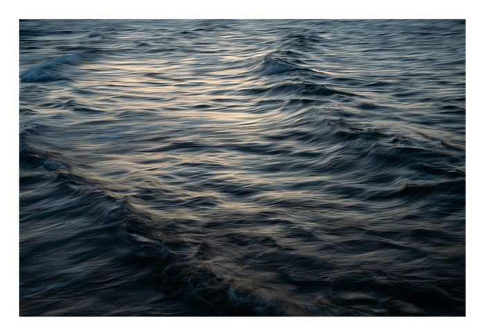 The Uniqueness of Waves XL par Tal Paz-Fridman