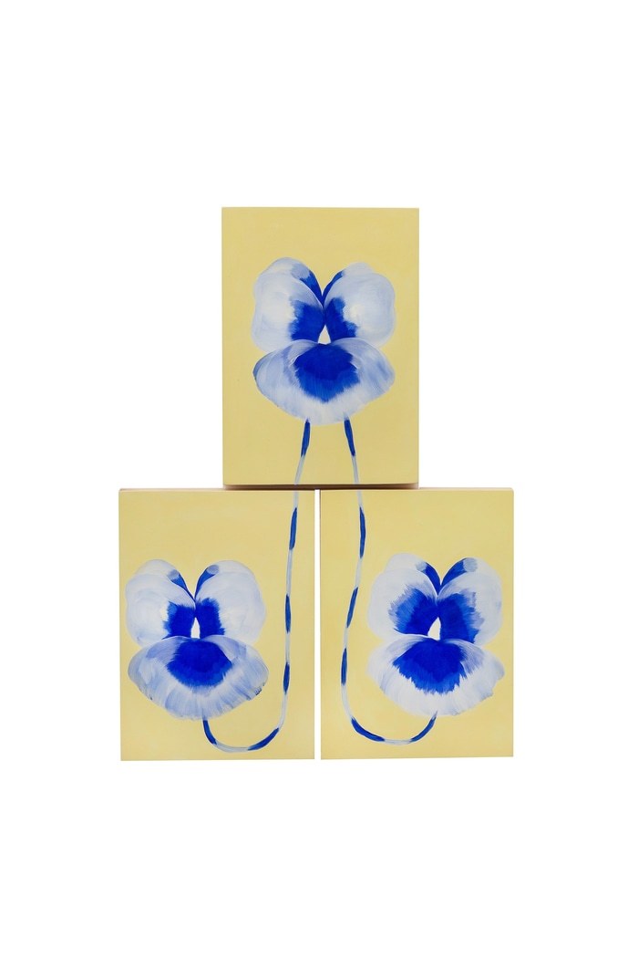 Butter Pansy (Triptych) par Georgia Beaumont