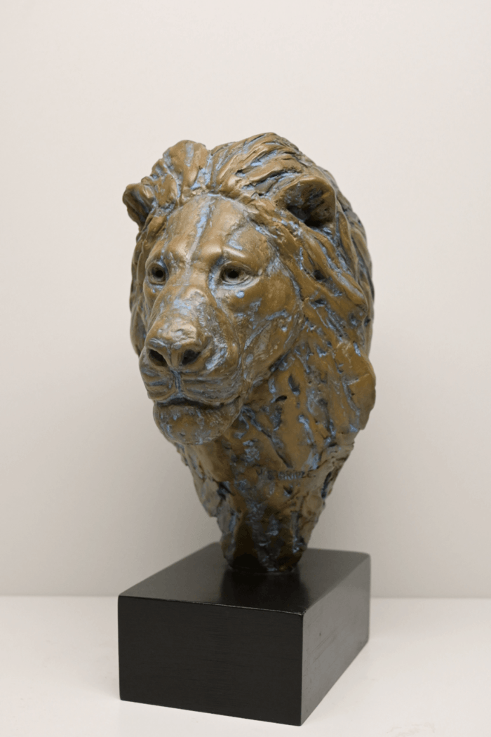 Buste de lion von Valerian Sioridzé