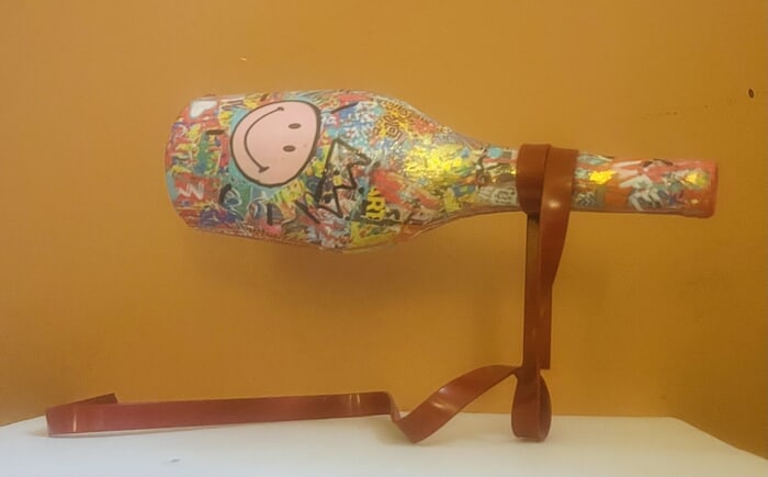 Bouteille smile en levitation von ART'MONY
