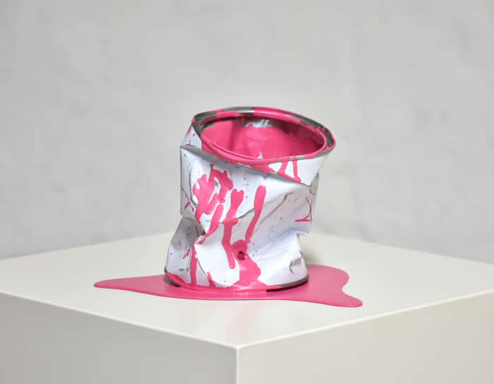 Le vieux pot de peinture rose by Yannick Bouillault