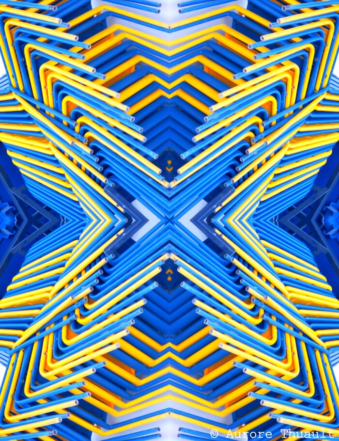 How many dimensions ? von Aurore Thuault