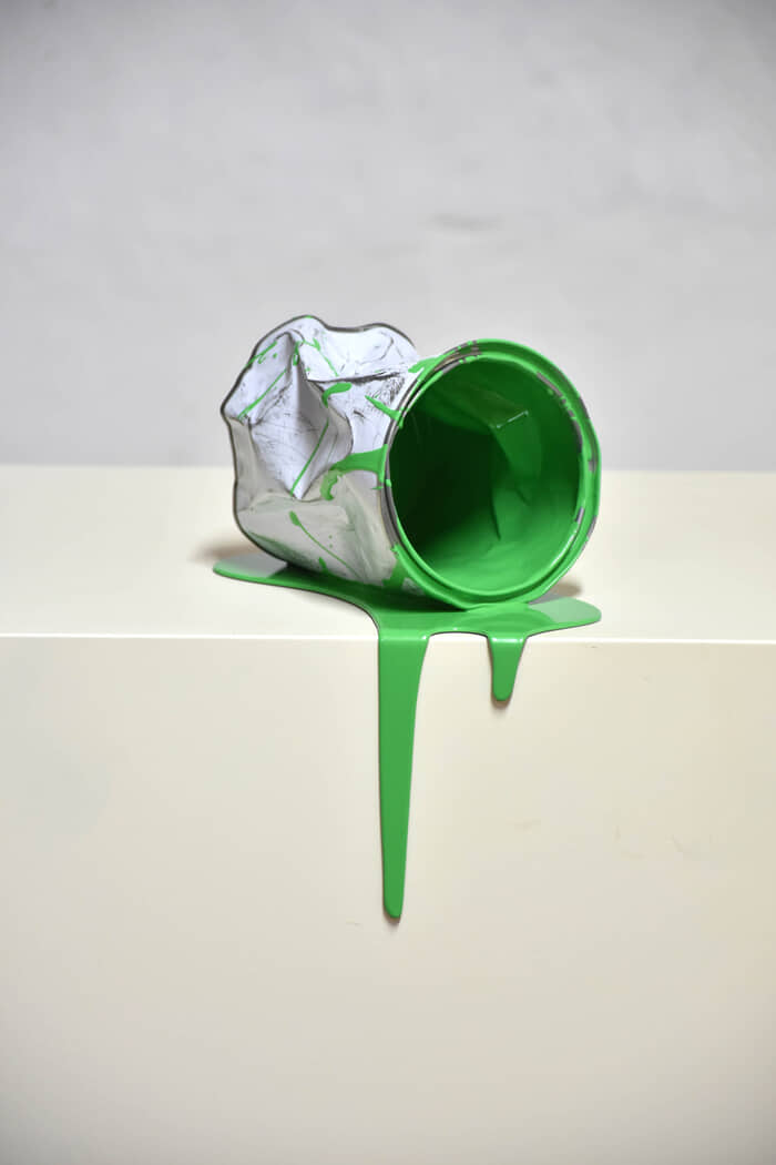 Un vieux pot de vert by Yannick Bouillault